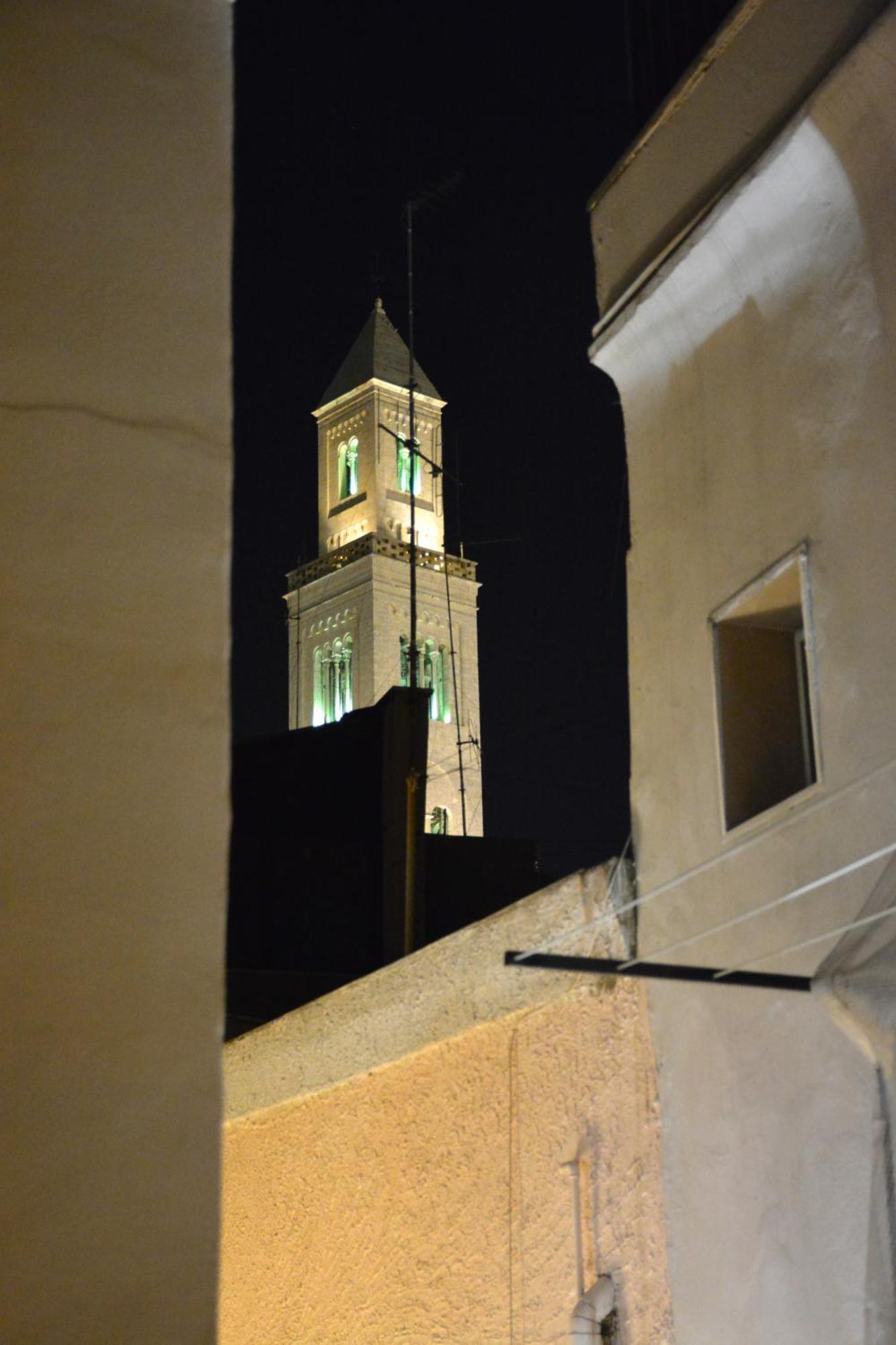 Casa Chloe - Vicino Al Porto E Basilica San Nicola Apartamento Bari Exterior foto
