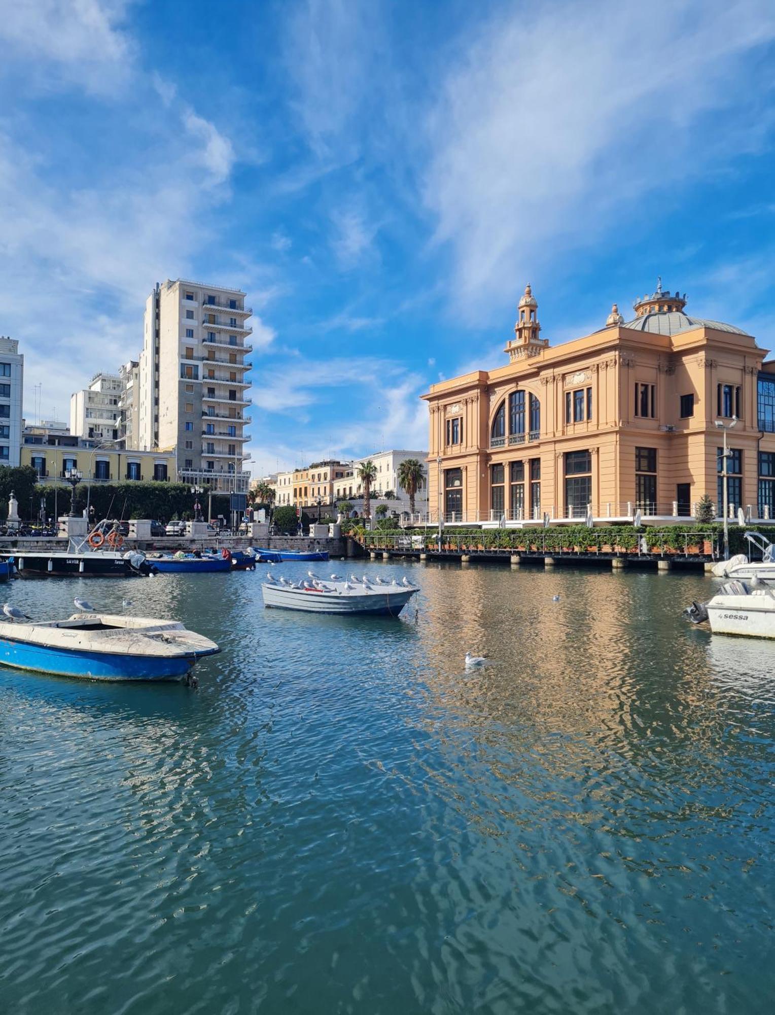 Casa Chloe - Vicino Al Porto E Basilica San Nicola Apartamento Bari Exterior foto