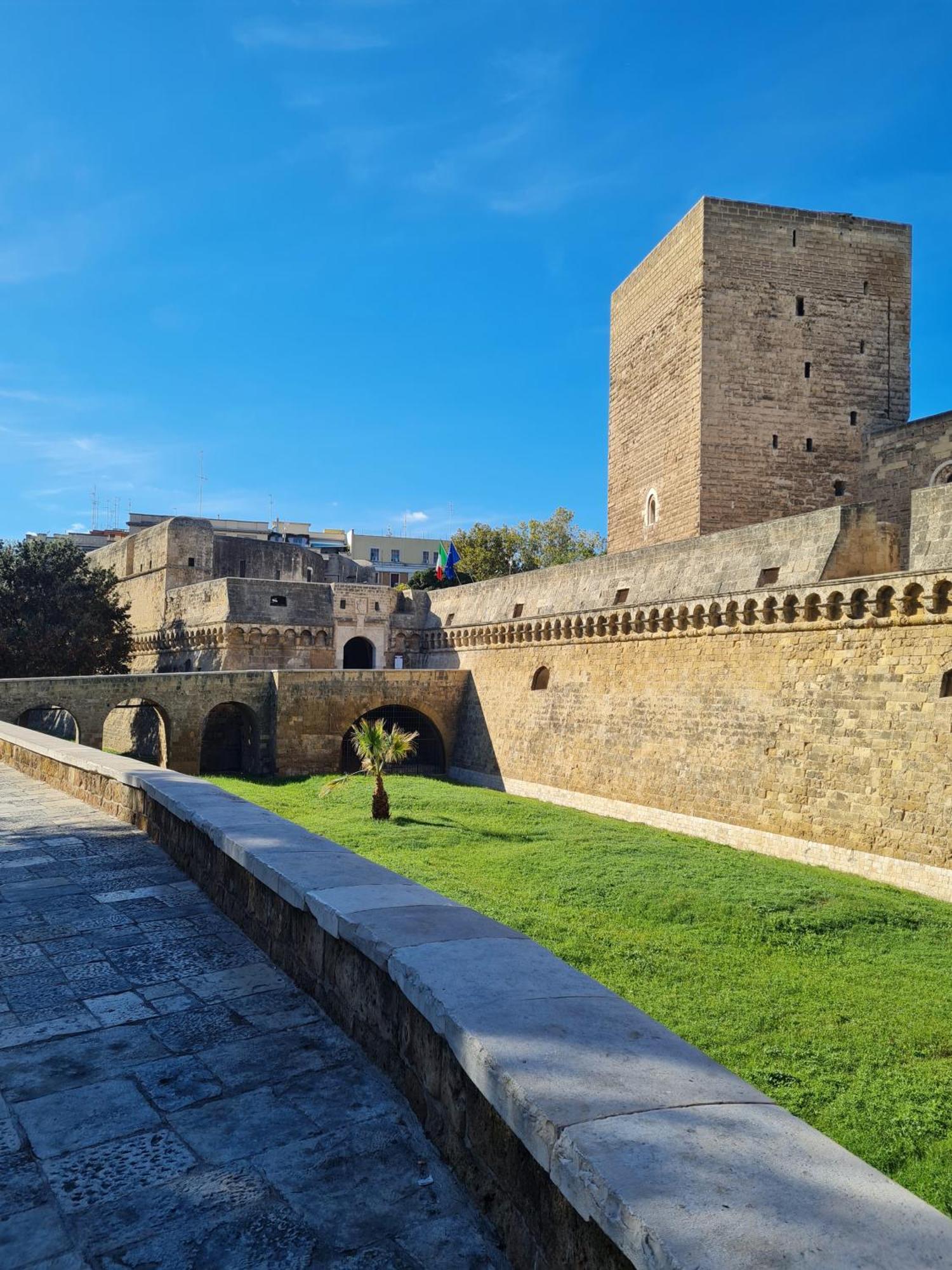 Casa Chloe - Vicino Al Porto E Basilica San Nicola Apartamento Bari Exterior foto